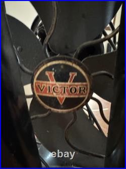 1930s Victor Ocillating Fan Breeeze Spreader Cast Iron Base 19 WORKS 1930s Victor Ocillating Fan Breeeze Spreader Cast Iron Base 19 WORKS
