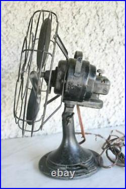 Antique DELCO Appliance Corp. Oscilating Fan. Model 1500 Three Speeds