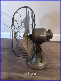 Antique General Electric GE 3 Blade Black Table Desk Oscillating Fan 273100-1