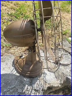 Antique Robbins & Myers HUNTER Electric 3 Speed Oscillating 18 Fan Streamlined