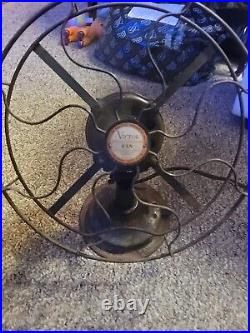 Antique Victor Breeze Spreader Desk Top Electric Fan