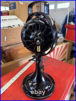 Antique Vintage General Electric GE 3 Speed Oscillating Table Desk Fan 146079
