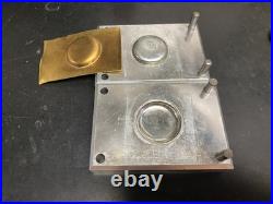 Antique fan vidrio badge