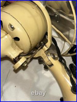 GE 8 Quiet Blade Oscillating Desk Fan Circa 1933 Ivory Original Rare