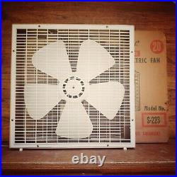 Lakewood Model S-223 20 Portable 3 Speed 5700 CFM Electric Box Fan Lakewood Model S-223 20 Portable 3 Speed 5700 CFM Electric Box Fan