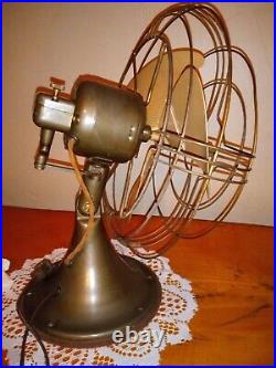 Nice 1940s General Electric Vortalex Oscillating Desk Fan, working condition