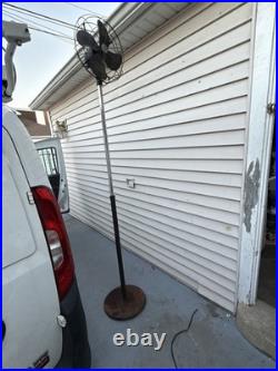 SIGNAL ELETRIC FLOOR FAN MODEL P1251 Rare Model. Working But Doesn't isolate