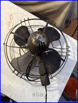 SIGNAL ELETRIC FLOOR FAN MODEL P1251 Rare Model. Working But Doesn't isolate