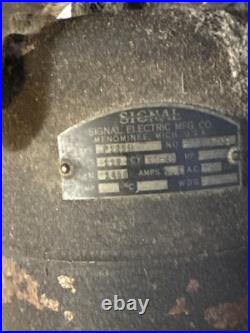 SIGNAL ELETRIC FLOOR FAN MODEL P1251 Rare Model. Working But Doesn't isolate