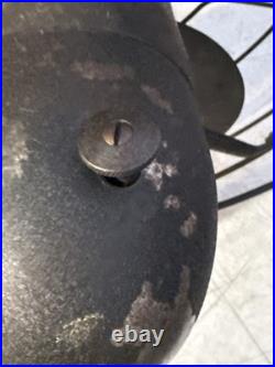 SIGNAL ELETRIC FLOOR FAN MODEL P1251 Rare Model. Working But Doesn't isolate