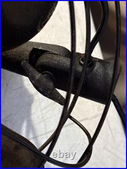 SIGNAL ELETRIC FLOOR FAN MODEL P1251 Rare Model. Working But Doesn't isolate