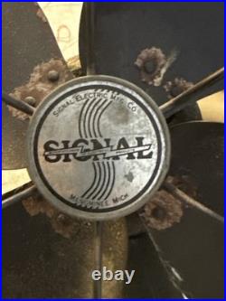 SIGNAL ELETRIC FLOOR FAN MODEL P1251 Rare Model. Working But Doesn't isolate