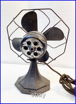 VINTAGE 1920's era ARCTIC AIRE Metal Desk fan 5132 Untested 11 in x 9 in