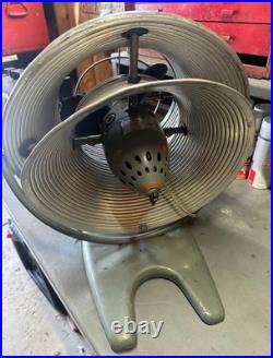 Vintage 1950s Vornado Fan Model 10D1 3-Speed Bakelite Blades WORKS