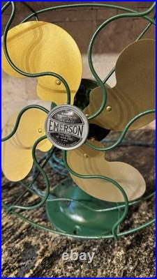 Vintage EMERSON ELECTRIC FAN MODEL 2150 10 INCH NON OSCILLATING Green And Gold