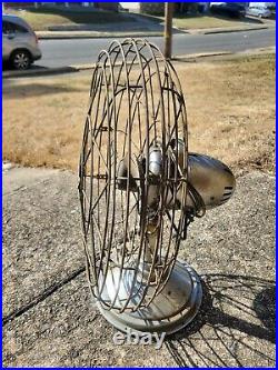 Vintage FRESHND AIRE chrome fan model 20. # A-1505