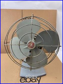 Vintage General Electric Metal Oscillating Desk Fan 17