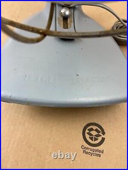 Vintage General Electric Metal Oscillating Desk Fan 17 Vintage General Electric Metal Oscillating Desk Fan 17