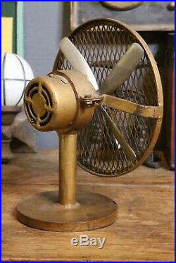 Vintage Industrial electric Fan Cast Aluminum Propeller Blades Desk Top Antique