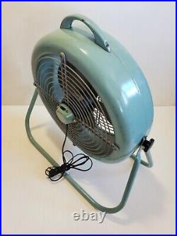 Vintage LASKO Aqua Blue Metal Fan 2-Speed Mid Century Industrial #1250 Orig Box