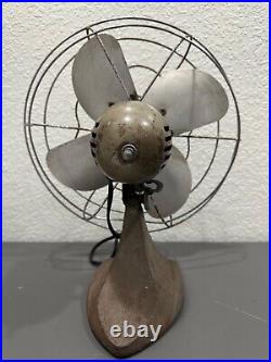 Vintage Manning Bowman 12 Oscillating Desk / Table Fan Model No. 52 Vintage Manning Bowman 12 Oscillating Desk / Table Fan Model No. 52