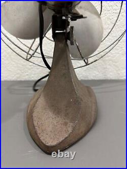 Vintage Manning Bowman 12 Oscillating Desk / Table Fan Model No. 52 Vintage Manning Bowman 12 Oscillating Desk / Table Fan Model No. 52