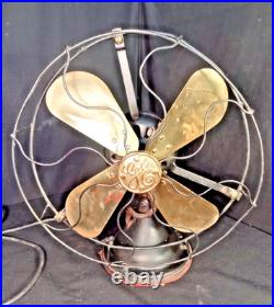 Vintage Old 12 Inch GE General Electric AUU Desk Table Fan. Working
