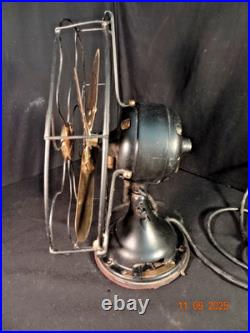 Vintage Old 12 Inch GE General Electric AUU Desk Table Fan. Working