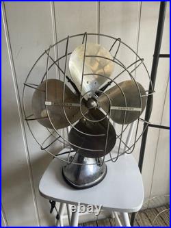 Vintage hunter Desk Top Metal Oscillating 3-speed Fan C-16, It Works