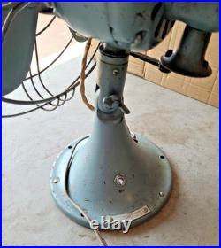 Vtg. GE Oscillating 4 Blade Desk Fan Model CY60