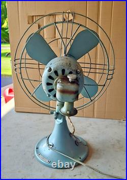 Vtg. GE Oscillating 4 Blade Desk Fan Model CY60